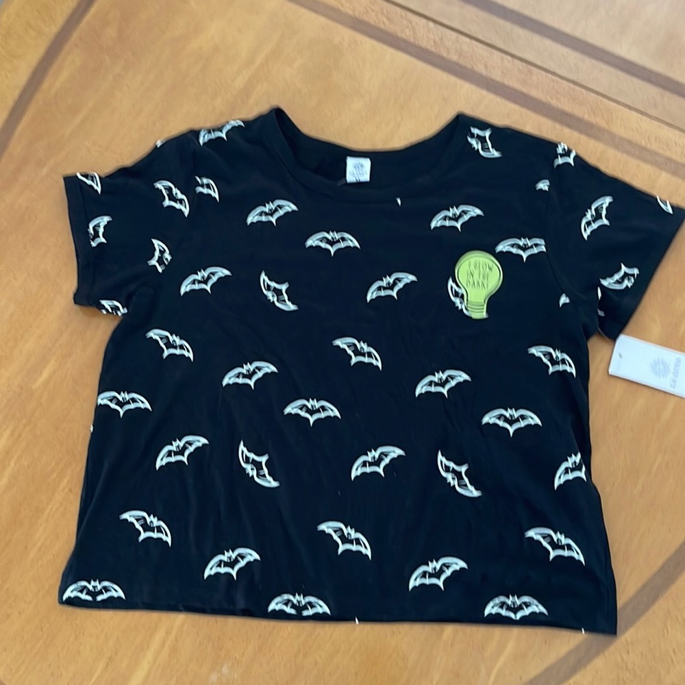 NWT Halloween shirt. Size XL